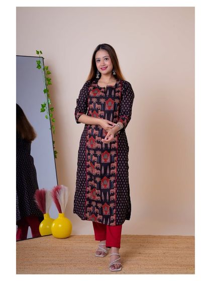 A slight variation, this pose is relaxed and confident.