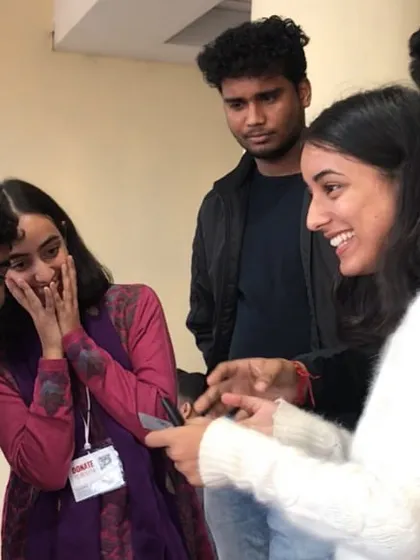 Laughter and astonishment during an impromptu performance. This is what happens when people witness something they can't explain right in front of them.