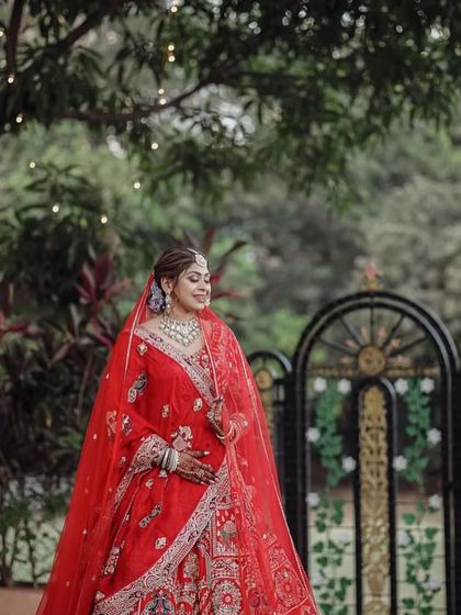 Classic Red & Pink Bridal Looks photo 7