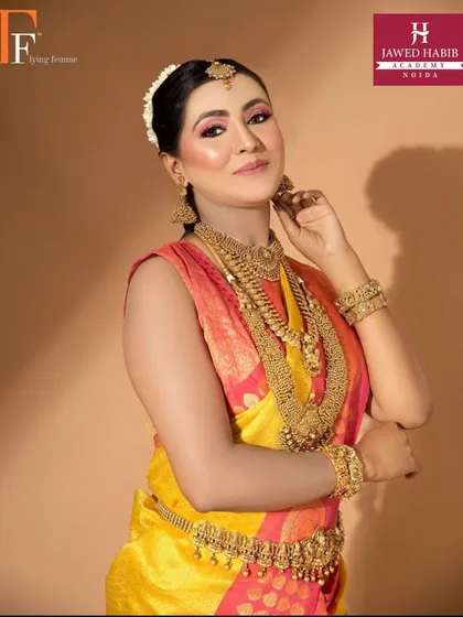 A close up of the South Indian bridal makeup, highlighting the flawless base and intricate eye makeup.