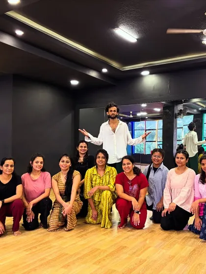 A proud moment with our talented students after a challenging contemporary workshop. Everyone did an amazing job learning the choreography and expressing themselves.