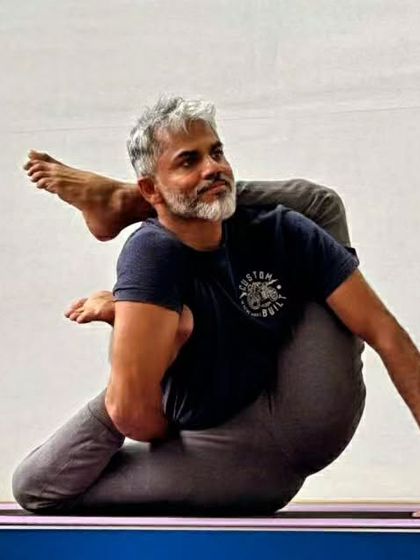 Nirakula Yoga - 200-Hour Yoga Teacher Training (RYT 200) The Art of Asana: Alignment & Practice photo 5