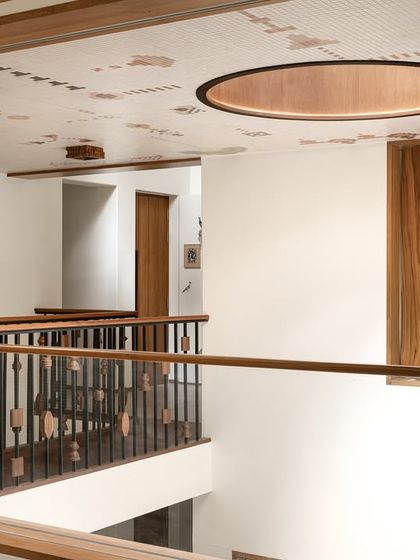 Sculptural Details & Craftsmanship photo 8