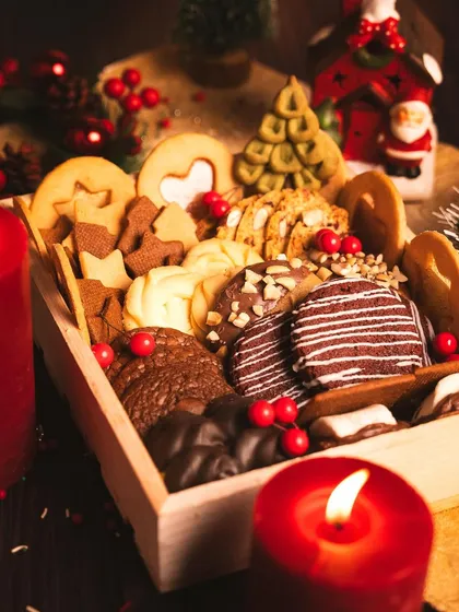 Santa is definitely upgrading his snack game this year. Our Christmas cookie box is filled with an assortment of decadent, handcrafted cookies, perfect for festive indulgence.