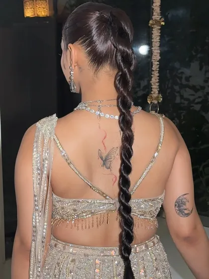 Another angle showcasing the flawless texture and tightness of this twisted braid, a key technique for creating long-lasting styles.