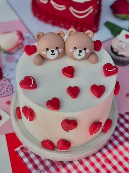 Another angle of the cute teddy bear Valentine's cake, perfect for showing your love.