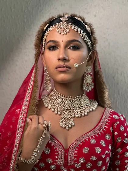 The beauty of art is in being effortless. This look, on the stunning Kanak, is one of my absolute favorites. It’s a celebration of dusky skin, showcasing a regal, traditional, and magical bridal style that feels both powerful and timeless.