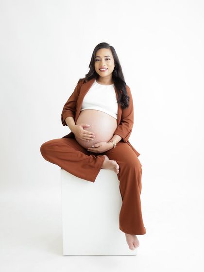 Solo Radiance: Portraits of the Mother-to-Be photo 225
