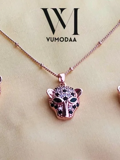 A duplicate of the stylish panther motif necklace set, emphasizing a popular product.