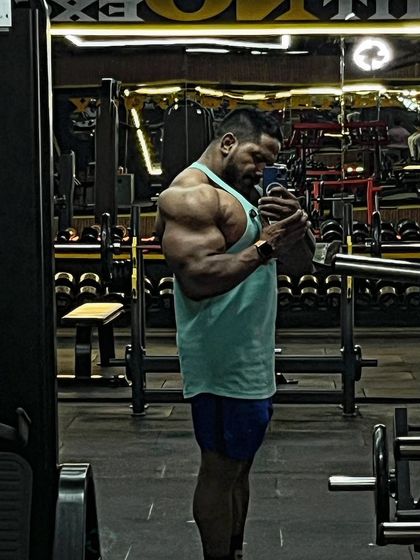 Another angle of the post-workout pump. This is the feeling of progress.