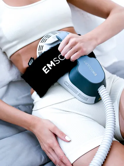 Imagine achieving the effect of 20,000 crunches in just 30 minutes, all while you relax. That is the science of Emsculpt NEO. It uses high-intensity focused electromagnetic energy (HIFEM) to build muscle and burn fat simultaneously, creating a stronger, more defined core.
