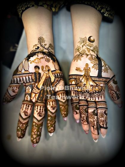 A full narrative design telling a love story, perfect for an engagement or anniversary. The figures and scenery are beautifully detailed.