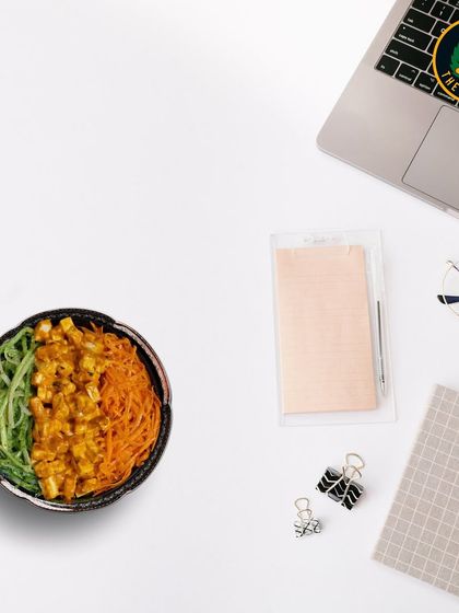 Elevating your Monday work mood with a bowl as beautiful as you. My Zoodle Coodle meal is the perfect, healthy desk lunch.