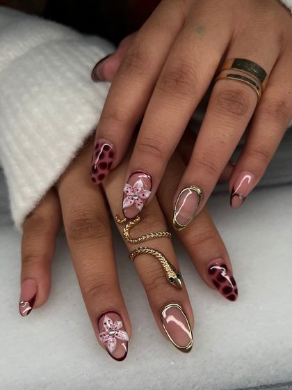 The full two-hand view of this artistic set. The balance of patterns, from the soft floral to the bold animal print, creates a cohesive and stylish look.