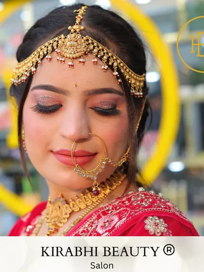 A close-up of a classic bridal look. I focused on creating luminous skin, beautifully defined eyes with full lashes, and a soft pink lip, ensuring the bride looks timeless and elegant.
