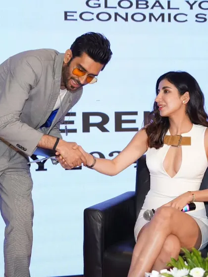 A moment of connection with actor and entrepreneur Parul Gulati at the Global Youth Economic Summit. My goal is always to build a great rapport with my guests before and during the show.