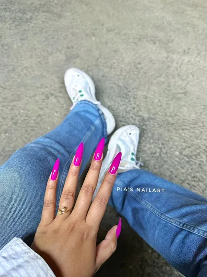 A vibrant magenta for when you want your nails to do the talking. This color is bold, fun, and perfect for the holidays or any day.