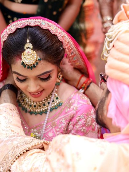 Modern & Pastel Bridal Looks photo 21