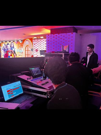 Our team at the console during the Netflix 'Single Papa' trailer launch. We manage the show's pacing, from cast interactions to the final trailer reveal.