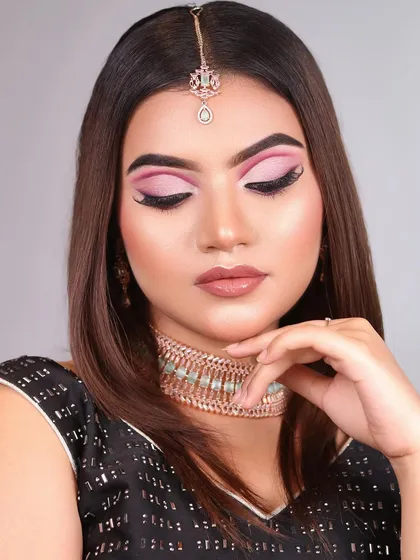 Learn to create amazing makeup looks like this pink cut crease in our 2-month course. This is a perfect look for bridesmaids or a day-time party.