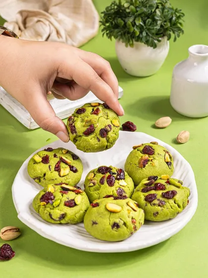 I love a good colour-pop. These bright green pistachio and cranberry cookies look so fun and delicious, especially with the hand reaching in to grab one.