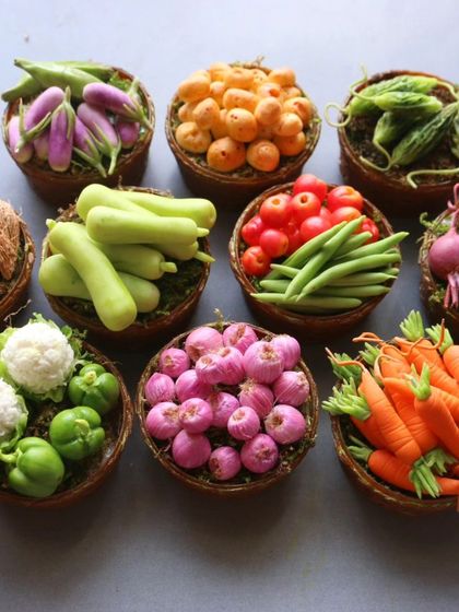A beautiful flat lay of all 15 types of vegetables taught in my course.