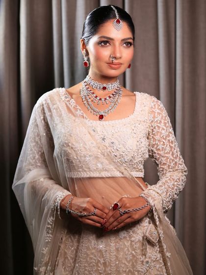 Contemporary Bridal Elegance photo 22