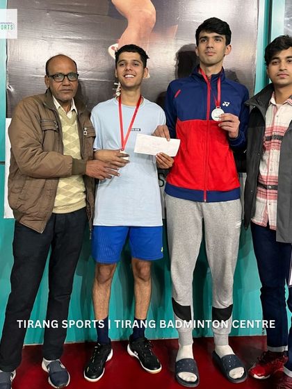 Runners-up from a competitive category in the amateur tournament.