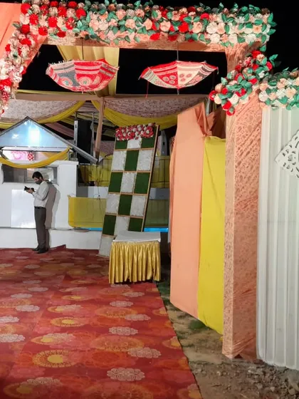 The first impression of your event starts at the entrance. We created this vibrant and welcoming entryway for a wedding event, using colorful drapes, dense floral arrangements, and decorative umbrellas to build excitement and reflect the celebratory theme of a traditional Indian shaadi.