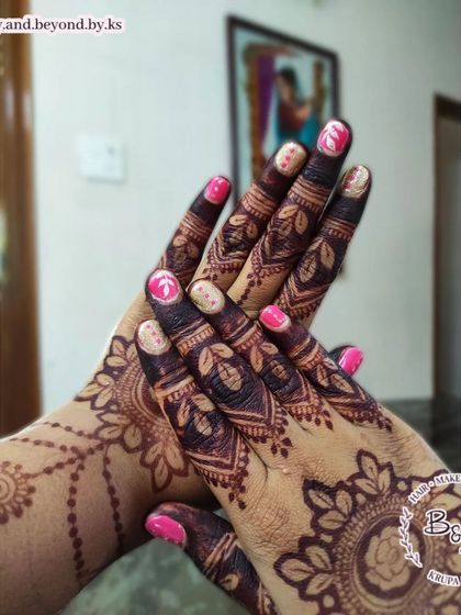 Krupa Shah - Nail Services Intricate Hand-Painted Art photo 19