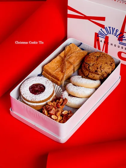 A full view of the beautifully arranged Christmas Cookie Tin.