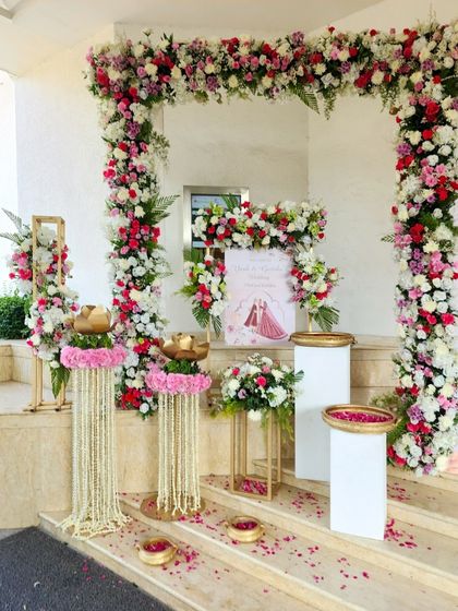 Welcoming Entrances & Aisles photo 23