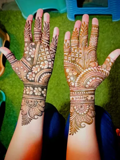 A clear view of the personalized "Jaffer" mehandi.