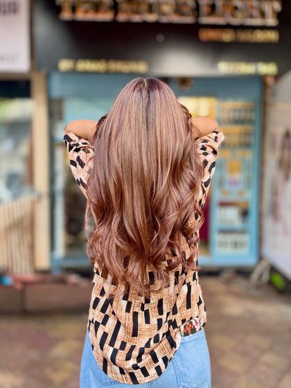 A custom mix of caramel beige with copper gold. This unique combination creates a warm, metallic rose-gold effect that is truly one of a kind.