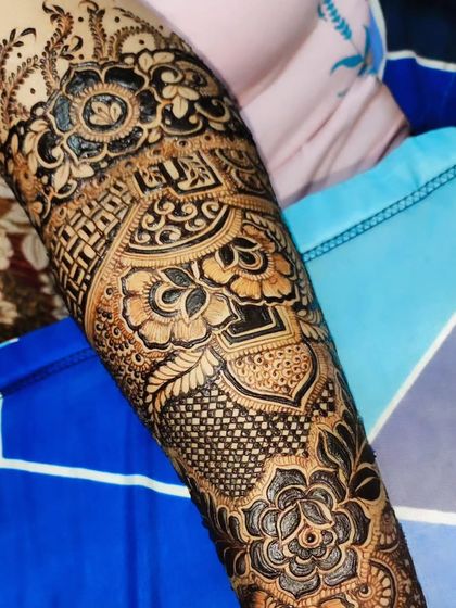 Hajira Mehendi Artist - Mehndi Artist Services Intricate Bridal & Sangeet Designs photo 44