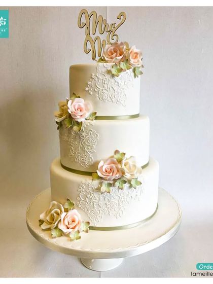 Grand Wedding & Engagement Cakes photo 5