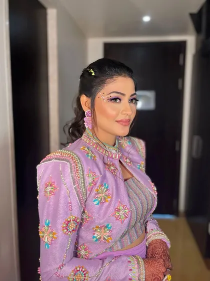 Krisha rocking her unique and glamorous carnival look with confidence.