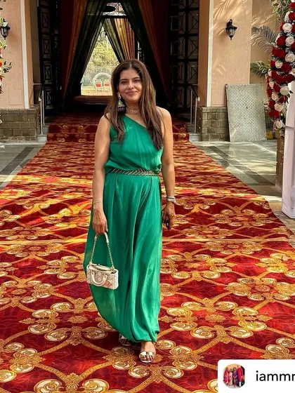 Another stunning shot of Mridulaa at a big fat Indian wedding. It makes me so happy to see my clients feeling confident and beautiful in my creations.