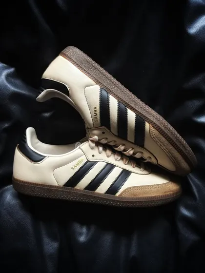 A top-down view of the coffee custom Sambas.