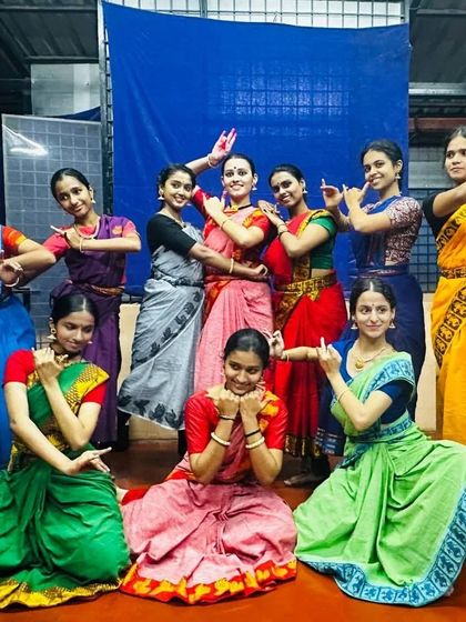 More behind-the-scenes fun and impromptu photo sessions.