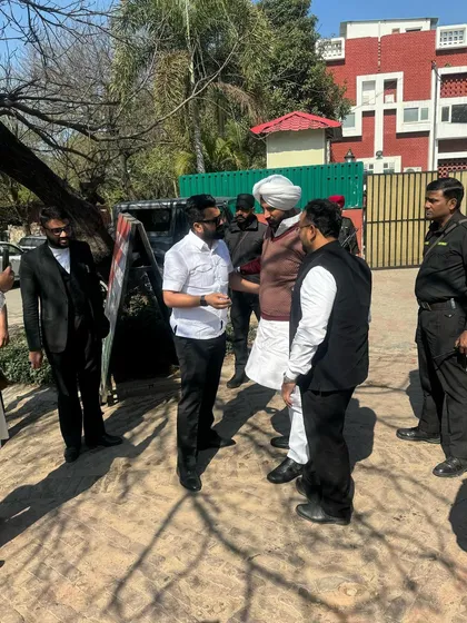 Continuing my discussion with Punjab Congress President Amarinder Singh Raja Warring. We are united in our support for the farmers' movement.