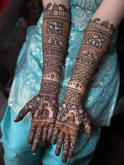 Custom bridal mehendi featuring portraits of the bride and groom. I love incorporating personal stories and figures to make each design unique and meaningful.