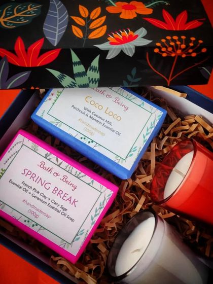 A simple yet elegant gift hamper featuring two of my handmade soaps, Spring Break and Coco Loco, paired with two aromatic scented candles. This set is perfect for housewarmings or as a thank you gift.
