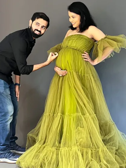 The Dress Bank - Maternity Photoshoot Dress Rentals Coordinated Couple Outfits photo 4