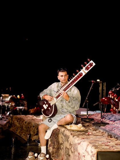 Behind the Music photo 4