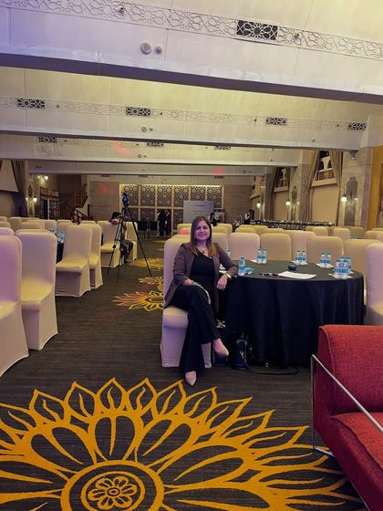 Before the event begins, I take a moment to prepare. I customize every talk to the specific needs of the audience, ensuring the content is relevant and impactful for corporate wellness.