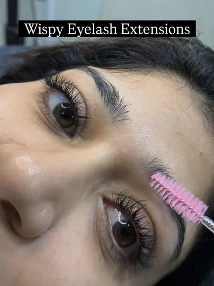 I am obsessed with this wispy, doll-eye effect. By mixing different lengths, we create a textured, fluttery look that’s super trendy right now. It’s dramatic but still feels light and pretty.