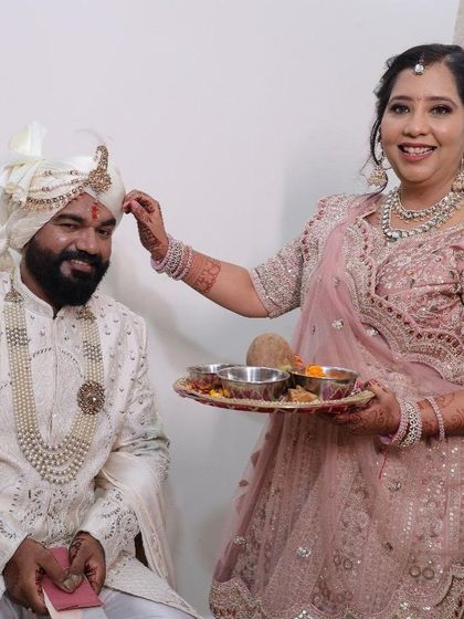 A final shot of the sister of the groom, looking elegant and beautiful.