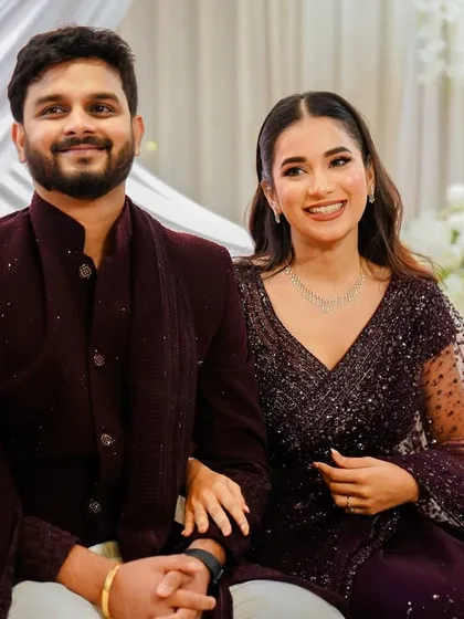 Happy brides are the prettiest! Vaishnavi was glowing during her engagement celebrations. We opted for a soft, romantic makeup look that highlighted her happiness and natural beauty.