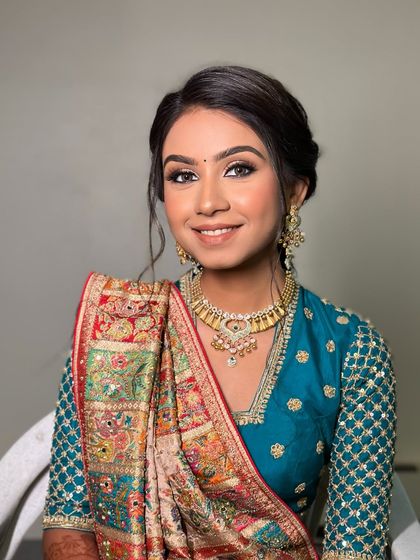 Elegant Buns & Updos photo 17